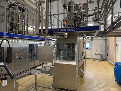 Översiktsbild av 2007 Tetra pak TBA/19 filling & packaging Line